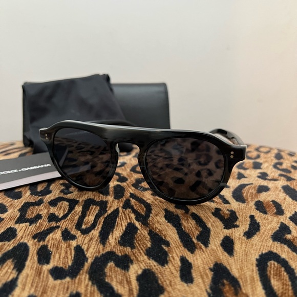 Dolce & Gabbana Black Aviator Sunglasses - Picture 4 of 6